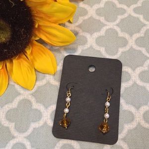 NWOT Faux Pearl & Citrine Dangle Earrings